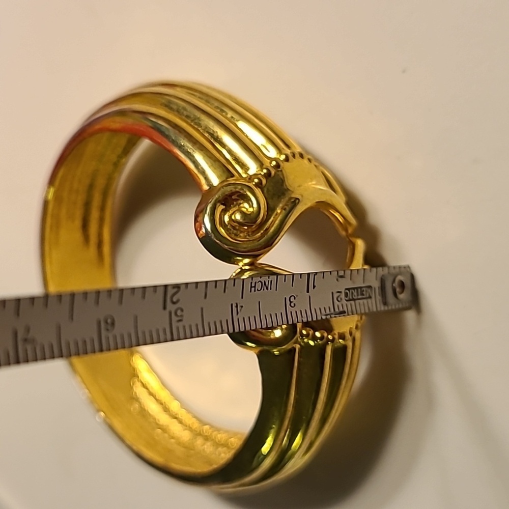 Clamper  Hinged Bangle - Picture 8 of 8